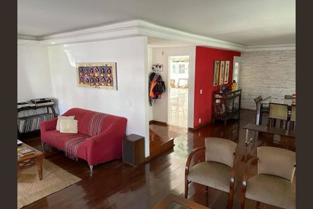 Casa à venda com 4 quartos, 260m² em Jardim Rosa Maria, São Paulo