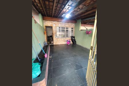 GARAGEM de casa à venda com 3 quartos, 100m² em Jardim Brasilia (Zona Leste), São Paulo