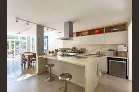 Casa à venda com 4 quartos, 300m² em Vila da Saúde, São Paulo