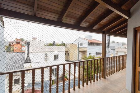 Casa à venda com 208m², 2 quartos e 2 vagas Casa à venda com 208m², 2 quartos e 2 vagasVaranda