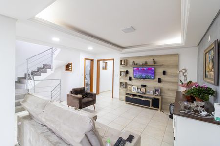 Casa à venda com 2 quartos, 208m² em Hípica, Porto Alegre