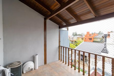 Casa à venda com 208m², 2 quartos e 2 vagas Casa à venda com 208m², 2 quartos e 2 vagasVaranda