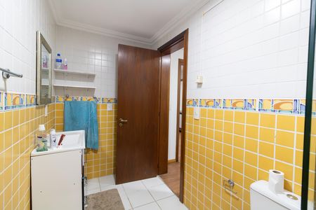 Casa à venda com 208m², 2 quartos e 2 vagas Casa à venda com 208m², 2 quartos e 2 vagasBanheiro da Suíte 1