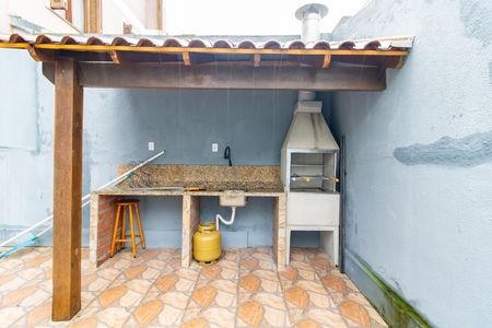 Quintal de casa à venda com 2 quartos, 208m² em Hípica, Porto Alegre
