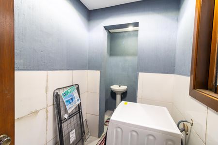 Casa à venda com 208m², 2 quartos e 2 vagas Casa à venda com 208m², 2 quartos e 2 vagasLavanderia