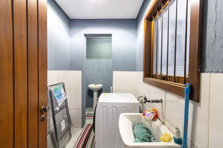 Casa à venda com 208m², 2 quartos e 2 vagas Casa à venda com 208m², 2 quartos e 2 vagasLavanderia