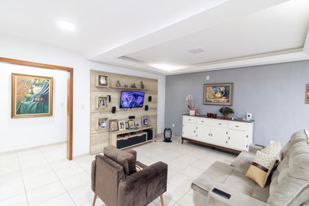 Casa à venda com 208m², 2 quartos e 2 vagas Casa à venda com 208m², 2 quartos e 2 vagasSala