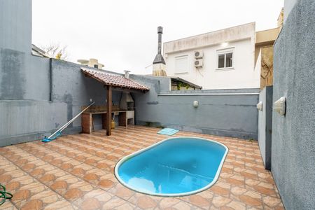 Casa à venda com 208m², 2 quartos e 2 vagas Casa à venda com 208m², 2 quartos e 2 vagasQuintal