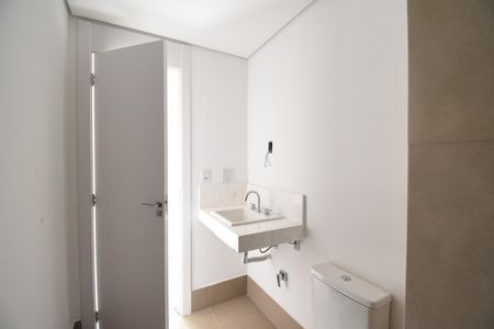 Banheiro 2 de apartamento à venda com 2 quartos, 102m² em Centro, Curitiba