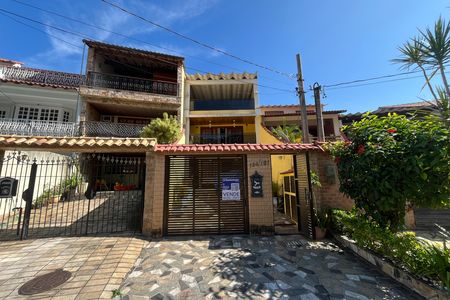 Fachada de casa à venda com 3 quartos, 328m² em Portuguesa, Rio de Janeiro