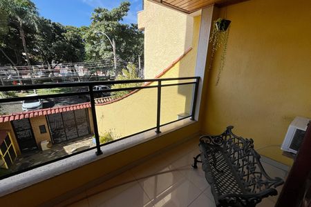 Casa à venda com 328m², 3 quartos e 2 vagas Casa à venda com 328m², 3 quartos e 2 vagasVaranda