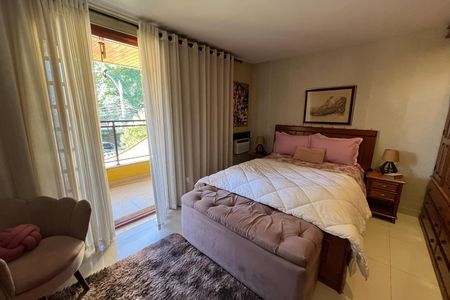 Casa à venda com 328m², 3 quartos e 2 vagas Casa à venda com 328m², 3 quartos e 2 vagasQuarto 1