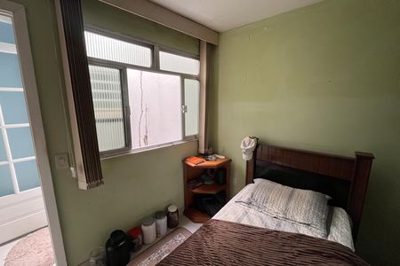 Casa à venda com 328m², 3 quartos e 2 vagas Casa à venda com 328m², 3 quartos e 2 vagasQuarto 2