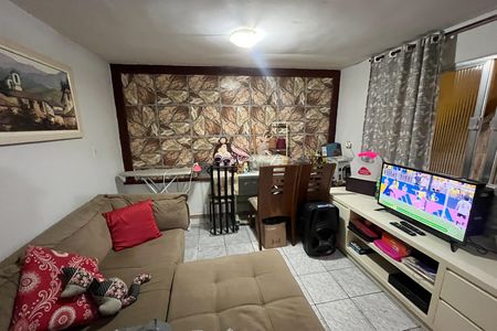 Casa à venda com 328m², 3 quartos e 2 vagas Casa à venda com 328m², 3 quartos e 2 vagasSala casa dois