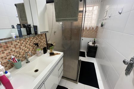 Casa à venda com 328m², 3 quartos e 2 vagas Casa à venda com 328m², 3 quartos e 2 vagasBanheiro