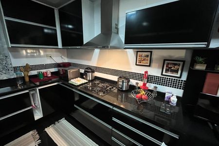 Casa à venda com 328m², 3 quartos e 2 vagas Casa à venda com 328m², 3 quartos e 2 vagasCozinha