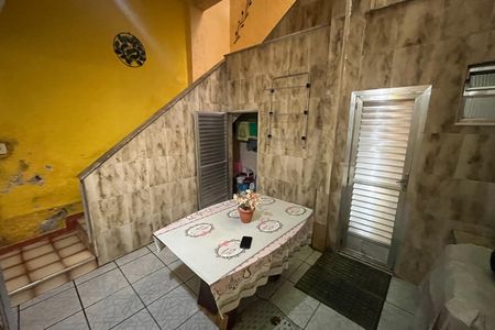 Casa à venda com 328m², 3 quartos e 2 vagas Casa à venda com 328m², 3 quartos e 2 vagasArea