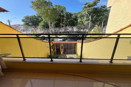 Casa à venda com 328m², 3 quartos e 2 vagas Casa à venda com 328m², 3 quartos e 2 vagasVaranda