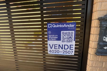 Casa à venda com 328m², 3 quartos e 2 vagas Casa à venda com 328m², 3 quartos e 2 vagasPlaca