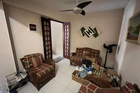 Casa à venda com 328m², 3 quartos e 2 vagas Casa à venda com 328m², 3 quartos e 2 vagasCopa