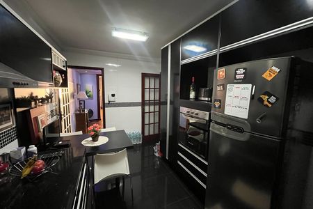 Casa à venda com 328m², 3 quartos e 2 vagas Casa à venda com 328m², 3 quartos e 2 vagasCozinha