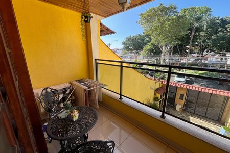 Casa à venda com 328m², 3 quartos e 2 vagas Casa à venda com 328m², 3 quartos e 2 vagasVaranda