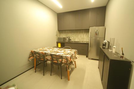 Casa para alugar com 120m², 4 quartos e 2 vagasCozinha 