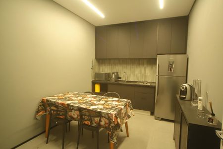 Casa para alugar com 120m², 4 quartos e 2 vagasCozinha 