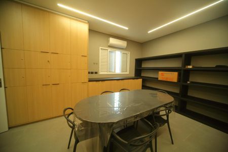 Casa para alugar com 120m², 4 quartos e 2 vagasSala