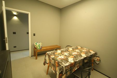 Casa para alugar com 120m², 4 quartos e 2 vagasCozinha 