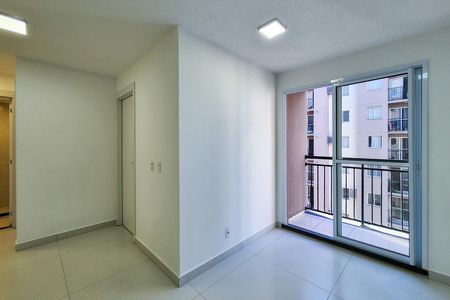 Apartamento para alugar com 37m², 2 quartos e sem vaga Apartamento para alugar com 37m², 2 quartos e sem vagaSala