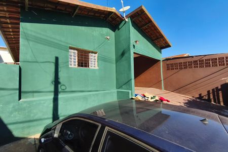 Casa para alugar com 250m², 2 quartos e 3 vagas Casa para alugar com 250m², 2 quartos e 3 vagasQuintal - Garagem