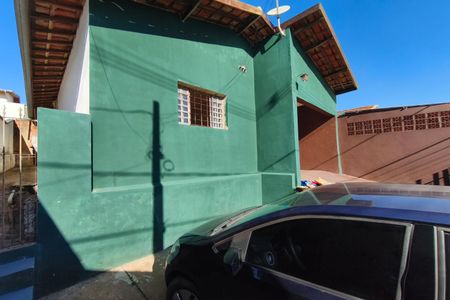 Casa para alugar com 250m², 2 quartos e 3 vagas Casa para alugar com 250m², 2 quartos e 3 vagasQuintal - Garagem