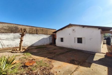 Casa para alugar com 250m², 2 quartos e 3 vagas Casa para alugar com 250m², 2 quartos e 3 vagasQuintal
