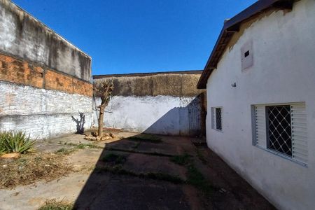 Casa para alugar com 250m², 2 quartos e 3 vagas Casa para alugar com 250m², 2 quartos e 3 vagasQuintal
