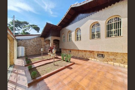 Entrada de casa para alugar com 3 quartos, 200m² em Jardim Franca, São Paulo