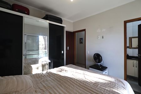 Apartamento à venda com 84m², 3 quartos e 2 vagas Apartamento à venda com 84m², 3 quartos e 2 vagasSuite