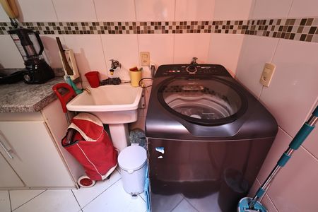 Apartamento à venda com 84m², 3 quartos e 2 vagas Apartamento à venda com 84m², 3 quartos e 2 vagasLavanderia