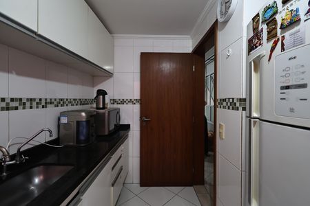 Apartamento à venda com 84m², 3 quartos e 2 vagas Apartamento à venda com 84m², 3 quartos e 2 vagasCozinha