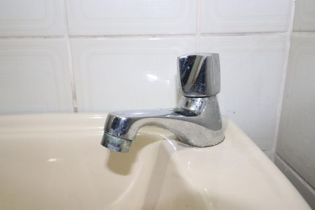 Banheiro de serviço de apartamento à venda com 3 quartos, 148m² em Vila Alzira, Santo André