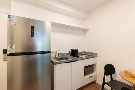 Cozinha de apartamento para alugar com 1 quarto, 27m² em Bela Vista, São Paulo