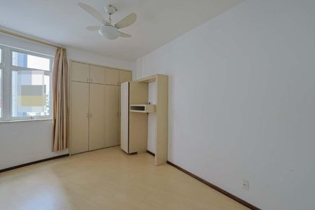 Apartamento para alugar com 129m², 3 quartos e 1 vagaQuarto