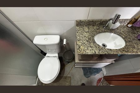 Apartamento à venda com 74m², 2 quartos e 1 vaga Apartamento à venda com 74m², 2 quartos e 1 vagaBanheiro