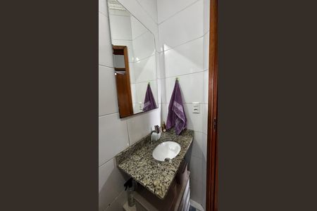 Apartamento à venda com 74m², 2 quartos e 1 vaga Apartamento à venda com 74m², 2 quartos e 1 vagaBanheiro