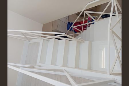 Escada de apartamento para alugar com 5 quartos, 550m² em Barra da Tijuca, Rio de Janeiro