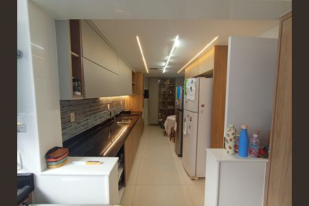 Apartamento para alugar com 550m², 5 quartos e 3 vagas Apartamento para alugar com 550m², 5 quartos e 3 vagasCozinha