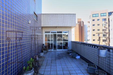 Apartamento para alugar com 350m², 5 quartos e 3 vagas Apartamento para alugar com 350m², 5 quartos e 3 vagasVaranda