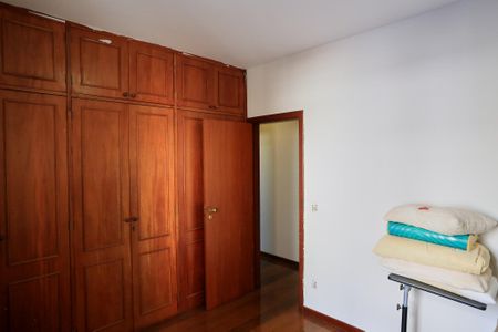 Apartamento para alugar com 350m², 5 quartos e 3 vagas Apartamento para alugar com 350m², 5 quartos e 3 vagasQuarto 2