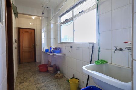 Apartamento para alugar com 350m², 5 quartos e 3 vagas Apartamento para alugar com 350m², 5 quartos e 3 vagasÁrea de Serviço