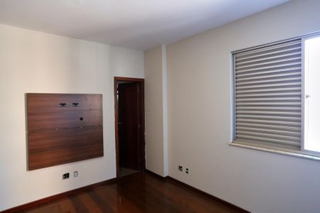 Apartamento para alugar com 350m², 5 quartos e 3 vagas Apartamento para alugar com 350m², 5 quartos e 3 vagasSuíte